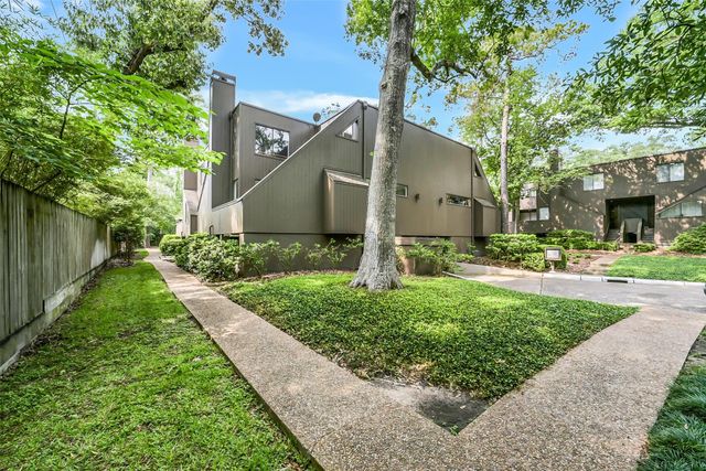 296 Litchfield Lane, Houston, TX 77024