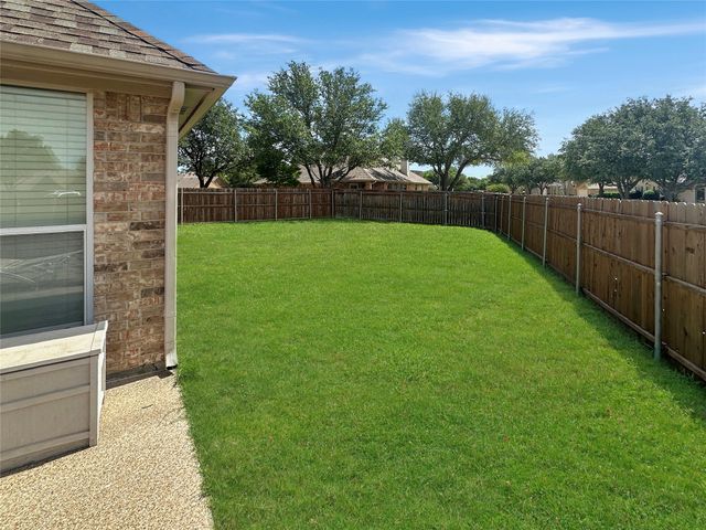 10717 Greenview Court, Benbrook, TX 76126