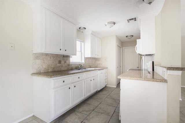 6019 Spellman Road, Houston, TX 77096