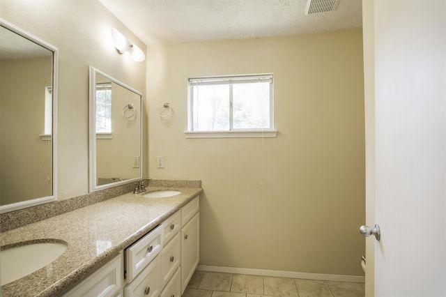 6019 Spellman Road, Houston, TX 77096