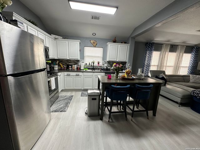 9522 Sun Mill, San Antonio, TX 78254