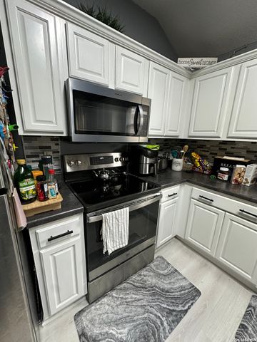 9522 Sun Mill, San Antonio, TX 78254