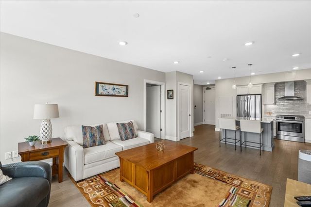 130 Broad Reach 410, Weymouth, MA 02091