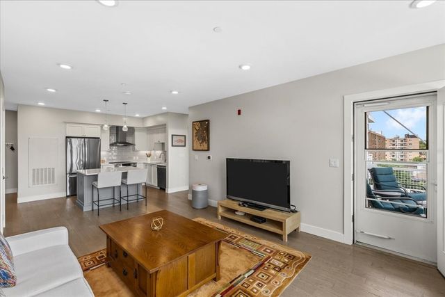 130 Broad Reach 410, Weymouth, MA 02091