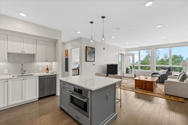 130 Broad Reach 410, Weymouth, MA 02091