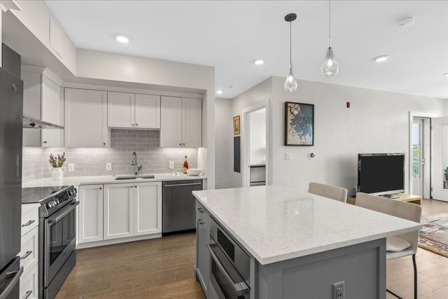 130 Broad Reach 410, Weymouth, MA 02091