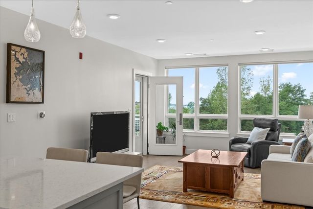130 Broad Reach 410, Weymouth, MA 02091