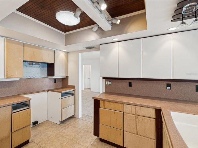 11549 48TH AVENUE N, St Petersburg, FL 33708