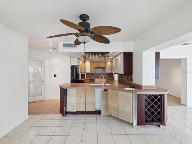 11549 48TH AVENUE N, St Petersburg, FL 33708