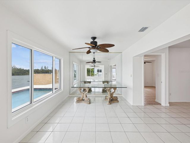 11549 48TH AVENUE N, St Petersburg, FL 33708