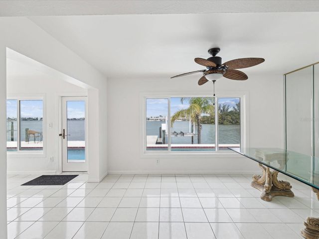 11549 48TH AVENUE N, St Petersburg, FL 33708