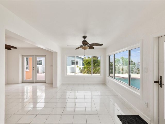 11549 48TH AVENUE N, St Petersburg, FL 33708