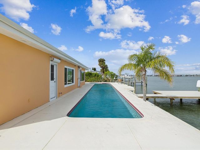 11549 48TH AVENUE N, St Petersburg, FL 33708