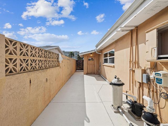 11549 48TH AVENUE N, St Petersburg, FL 33708