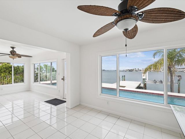 11549 48TH AVENUE N, St Petersburg, FL 33708