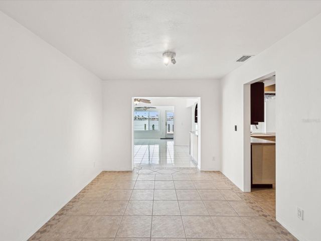 11549 48TH AVENUE N, St Petersburg, FL 33708