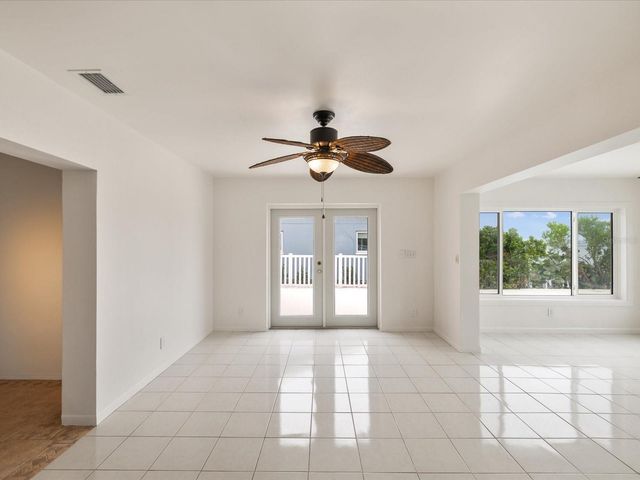 11549 48TH AVENUE N, St Petersburg, FL 33708