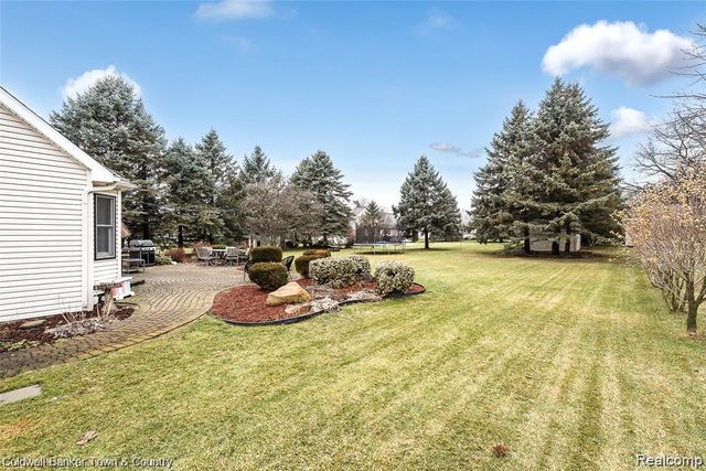 6322 E Horseshoe Trail, Linden, MI 48451