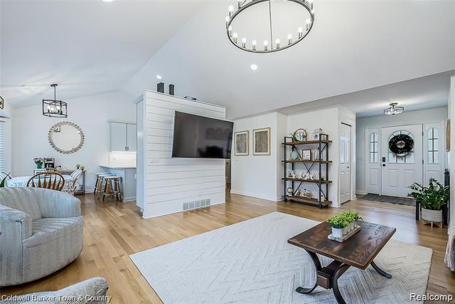 6322 E Horseshoe Trail, Linden, MI 48451