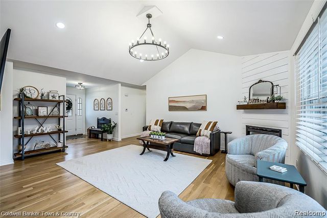 6322 E Horseshoe Trail, Linden, MI 48451