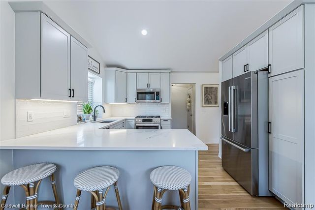 6322 E Horseshoe Trail, Linden, MI 48451