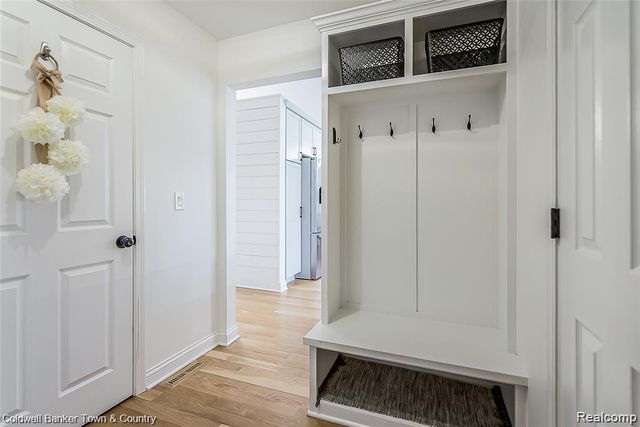 6322 E Horseshoe Trail, Linden, MI 48451