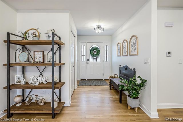 6322 E Horseshoe Trail, Linden, MI 48451