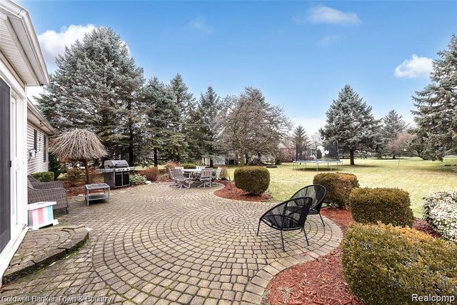 6322 E Horseshoe Trail, Linden, MI 48451