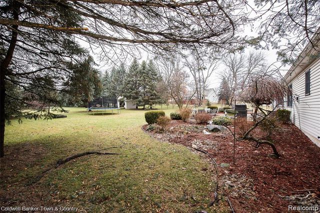 6322 E Horseshoe Trail, Linden, MI 48451