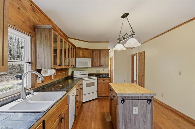 2455 Beroth Road, Pfafftown, NC 27040