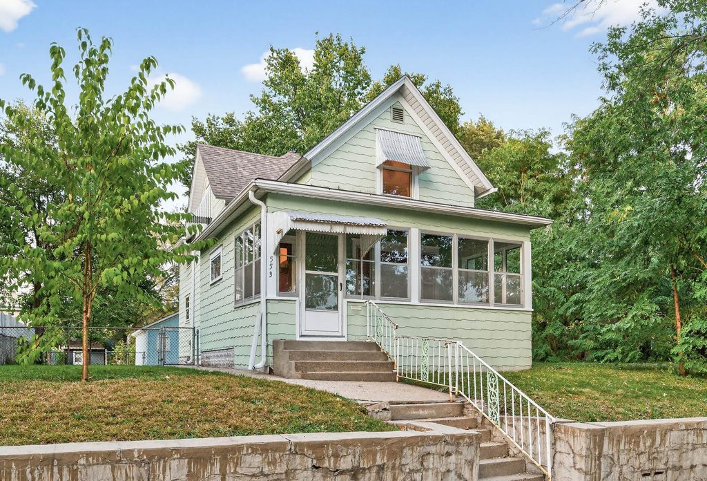 553 Charles Avenue, Saint Paul, MN 55103