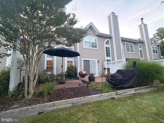 202 AQUEDUCT DR, North Wales, PA 19454