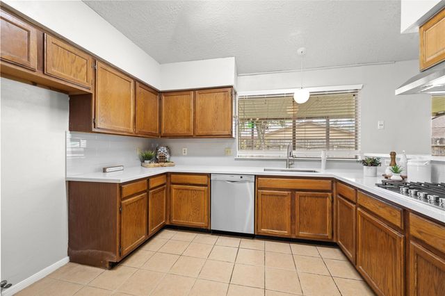 8118 Vista Del Sol Drive, Houston, TX 77083