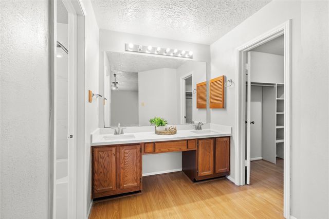 8118 Vista Del Sol Drive, Houston, TX 77083