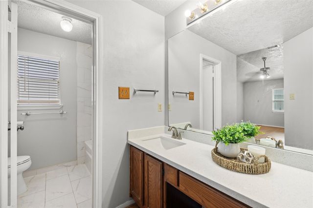 8118 Vista Del Sol Drive, Houston, TX 77083