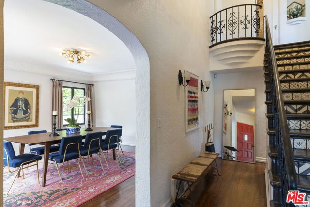 808 S Cloverdale Avenue, Los Angeles, CA 90036