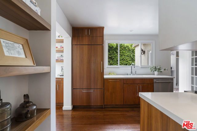 808 S Cloverdale Avenue, Los Angeles, CA 90036