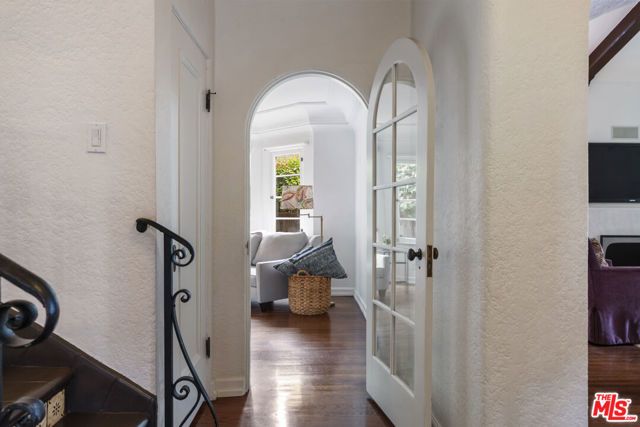 808 S Cloverdale Avenue, Los Angeles, CA 90036