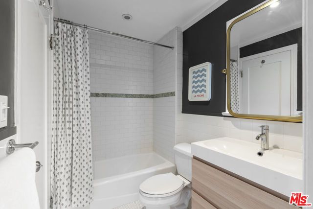 808 S Cloverdale Avenue, Los Angeles, CA 90036