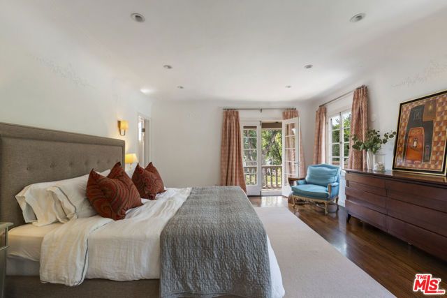 808 S Cloverdale Avenue, Los Angeles, CA 90036