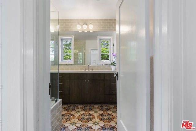 808 S Cloverdale Avenue, Los Angeles, CA 90036