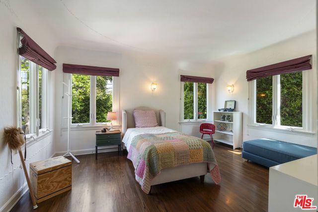 808 S Cloverdale Avenue, Los Angeles, CA 90036
