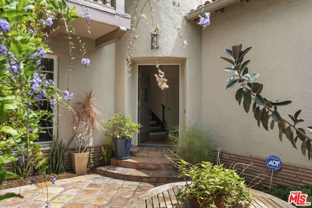 808 S Cloverdale Avenue, Los Angeles, CA 90036