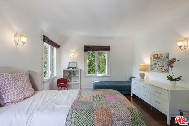 808 S Cloverdale Avenue, Los Angeles, CA 90036