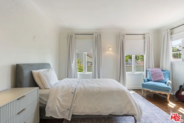 808 S Cloverdale Avenue, Los Angeles, CA 90036