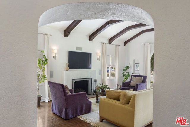 808 S Cloverdale Avenue, Los Angeles, CA 90036