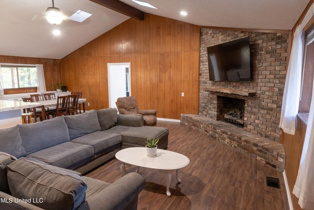 105 Country Club Road, Florence, MS 39073