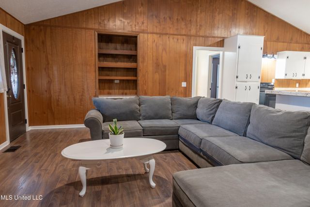 105 Country Club Road, Florence, MS 39073