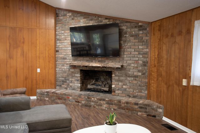 105 Country Club Road, Florence, MS 39073