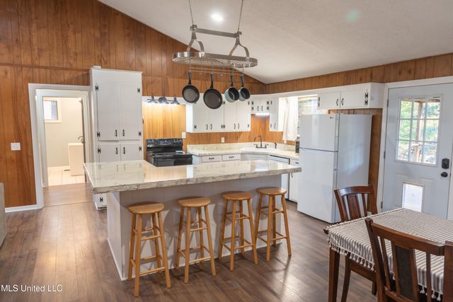 105 Country Club Road, Florence, MS 39073